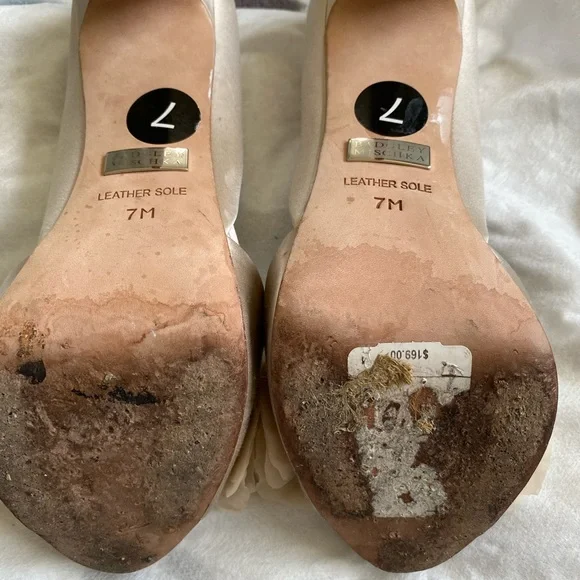 Badgley Mischka Champagne Satin Heels Size 7 - Picture 3 of 7
